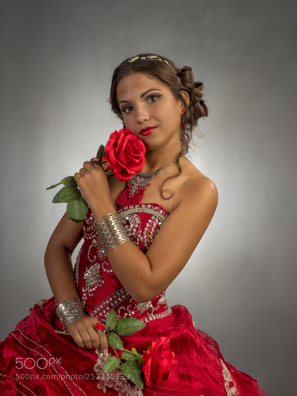 Olympus OM-D E-M1 Mark II sample photo. Quince años thalia photography