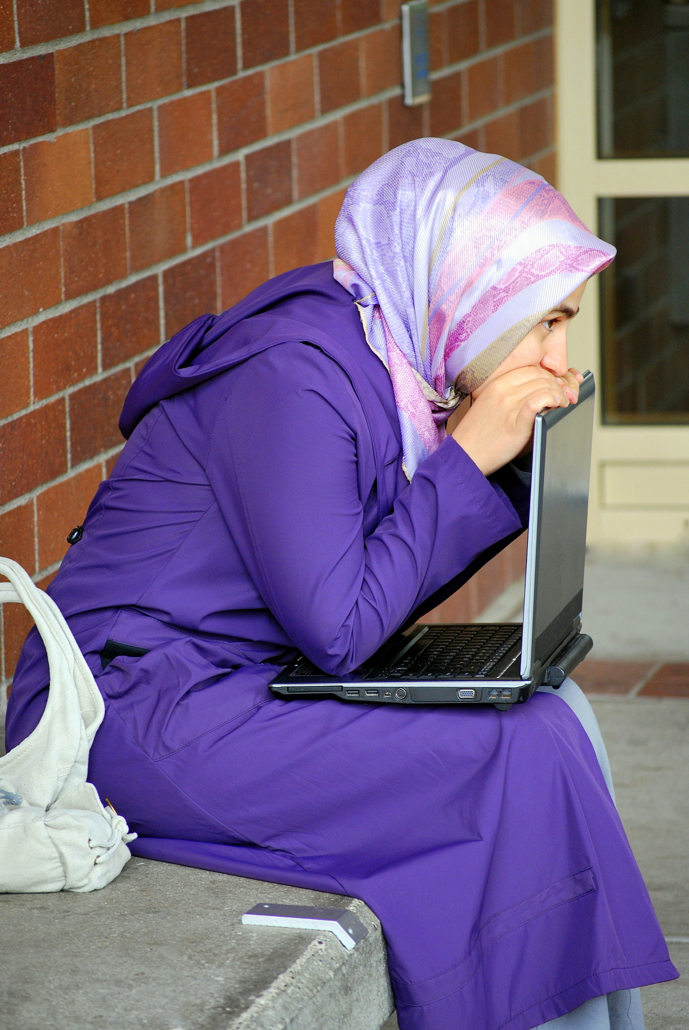 Nikon D60 sample photo. Muslim woman. photography
