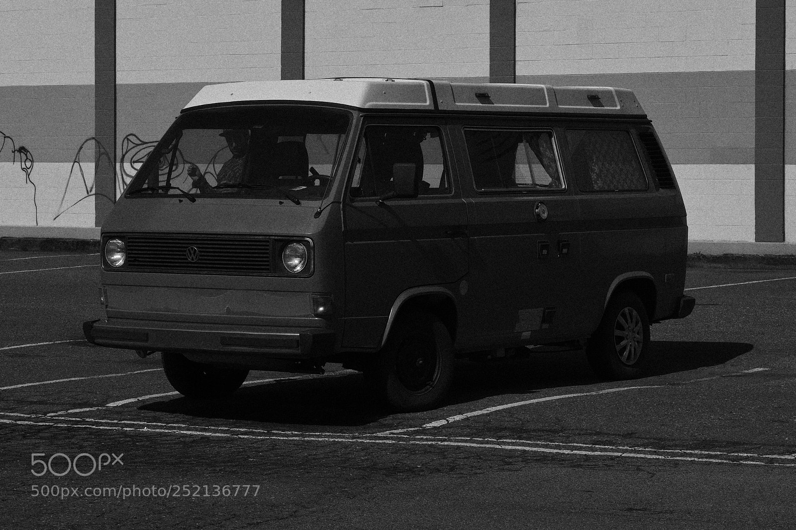Sigma DP3 Merrill sample photo. Old van photography