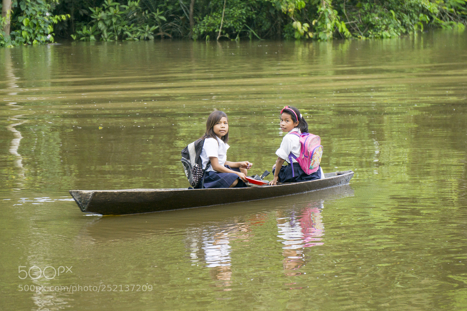 Sony a6000 sample photo. Girls on a canoe photography