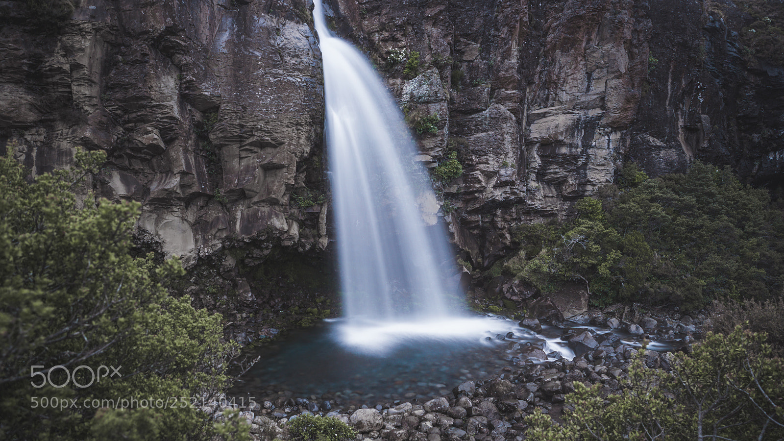 Sony ILCA-77M2 sample photo. Taranaki falls  photography