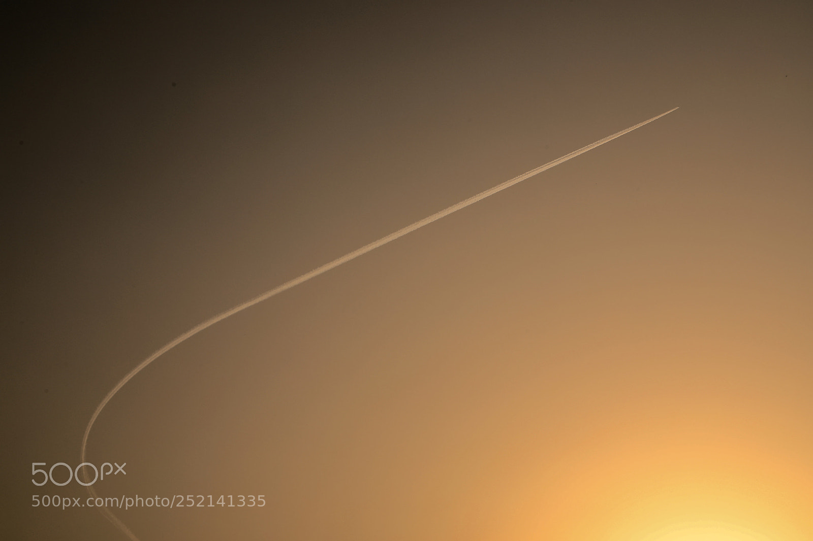 Canon EOS 5D Mark IV sample photo. Sunset flying high photography
