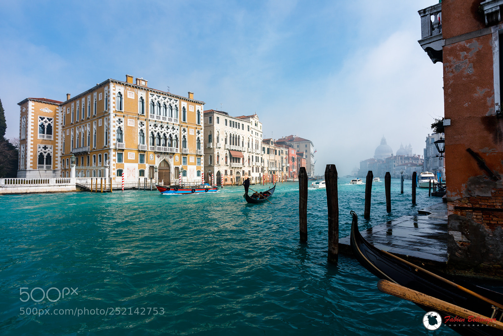 Canon EOS 5D Mark IV sample photo. Gondola photography