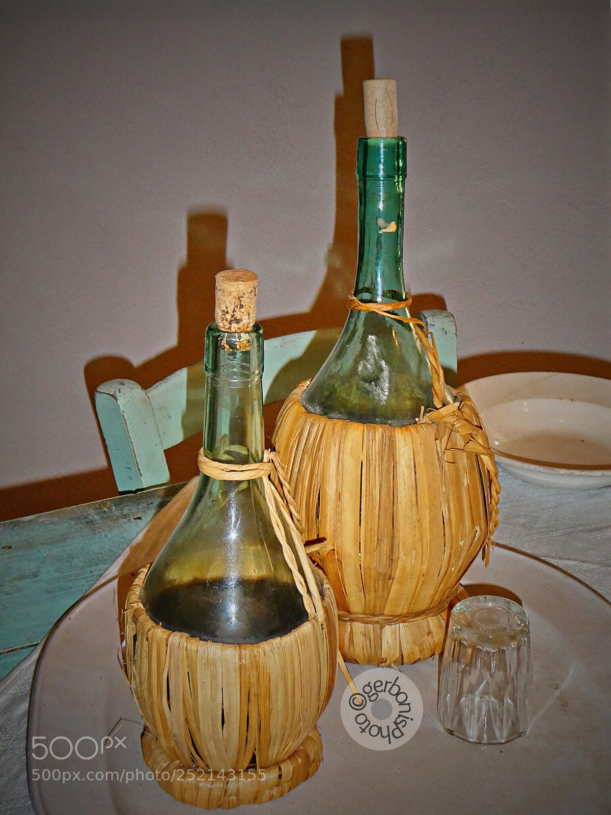 Panasonic Lumix DC-ZS70 (Lumix DC-TZ90) sample photo. Two flasks of wine photography