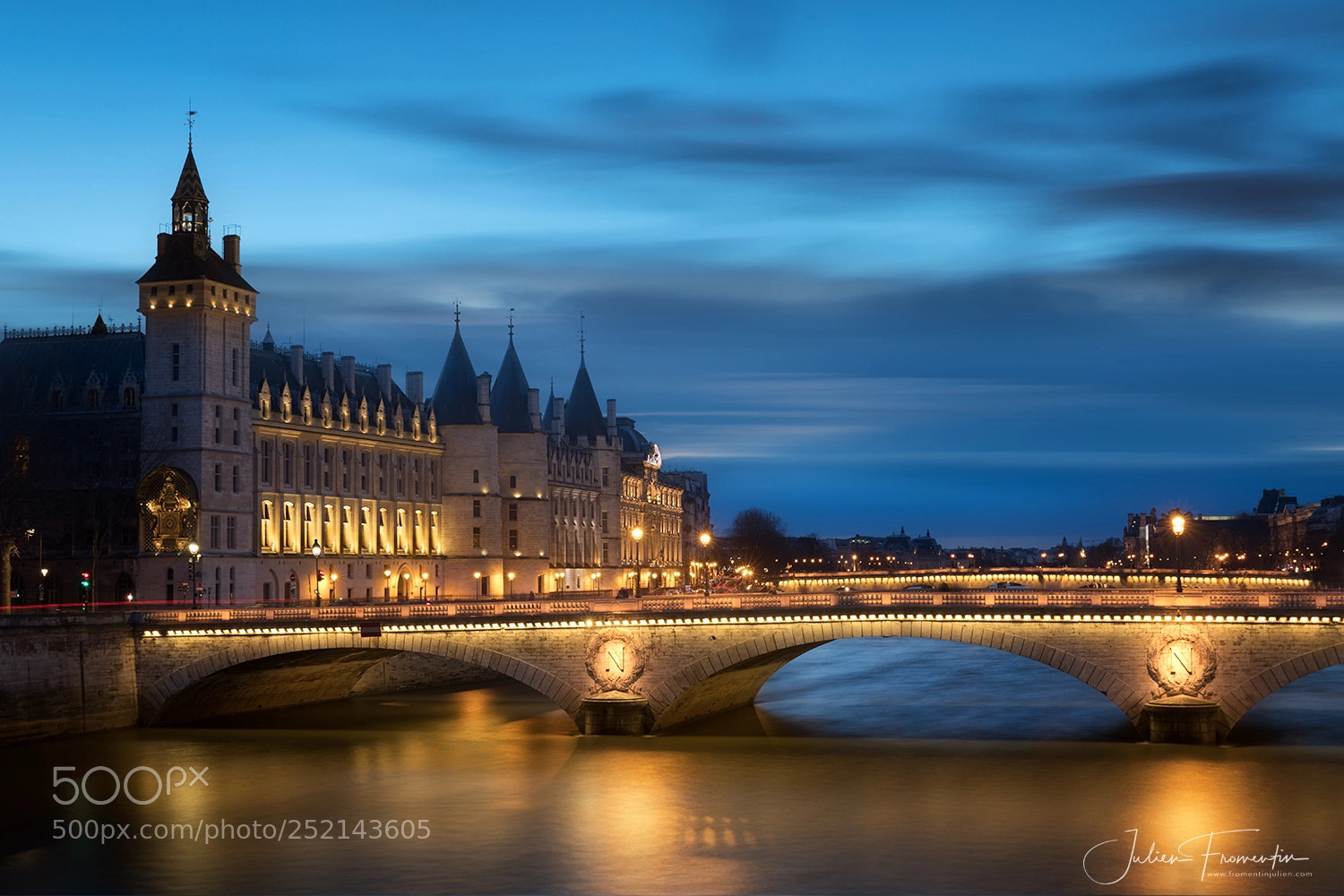 Canon EOS 5D Mark IV sample photo. La conciergerie, paris photography