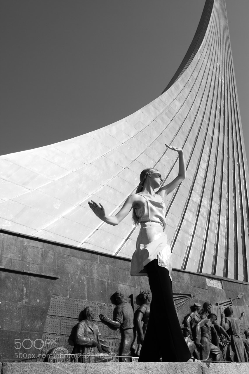 Canon EOS 5D Mark II sample photo. Ussr retrofuturism photography