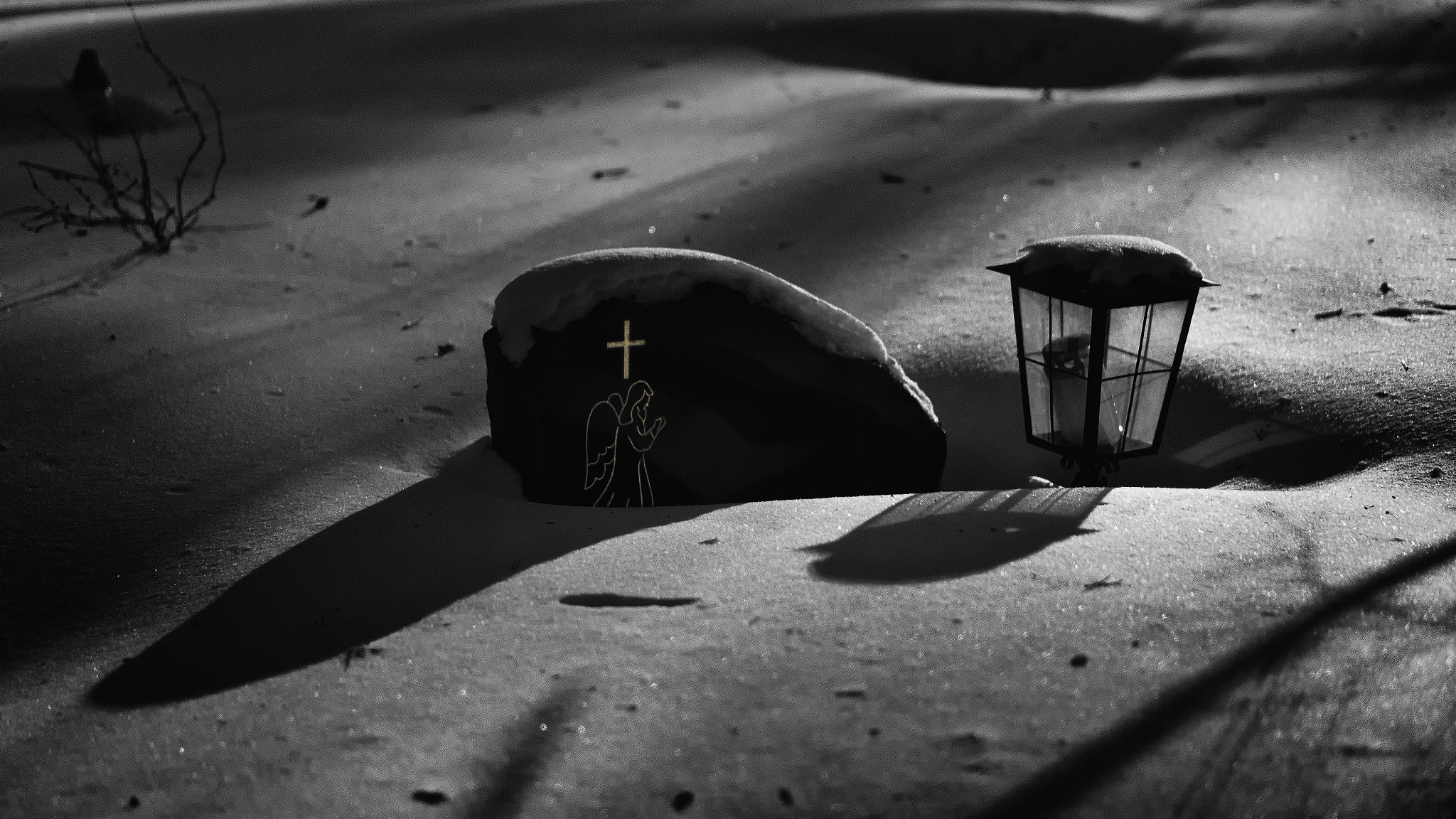 Samsung NX1000 sample photo. Tombstone photography