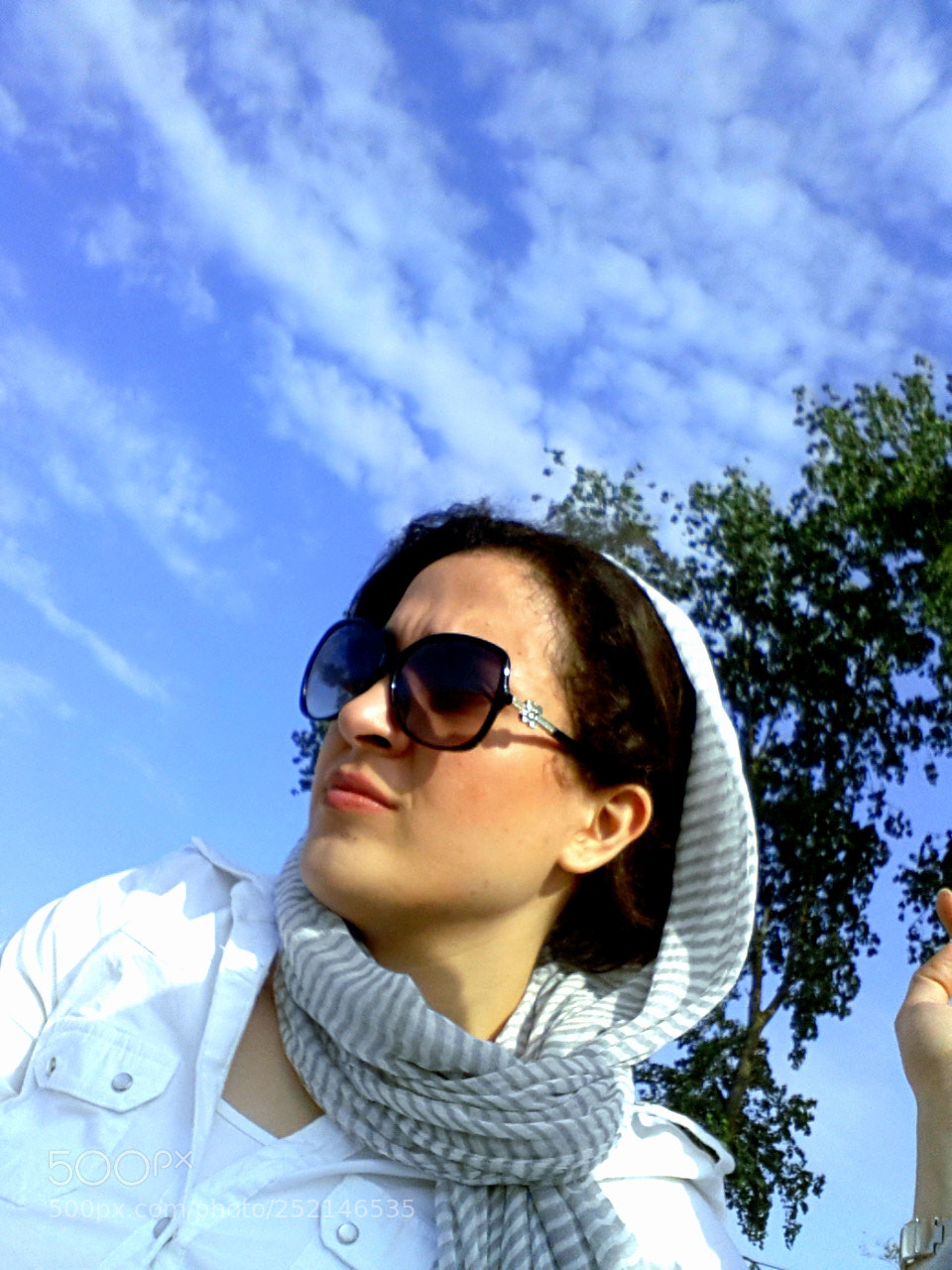 Samsung Galaxy Note2 sample photo. Lady in white photography