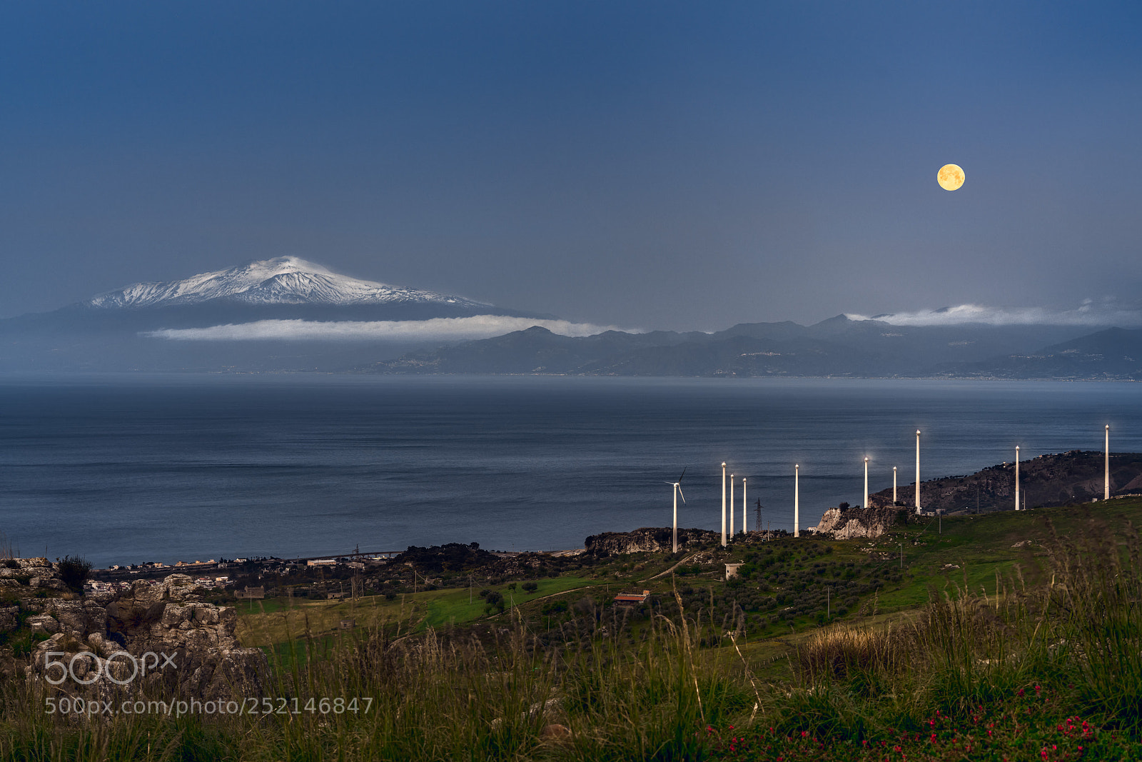 Sony a7R III sample photo. Moonset photography