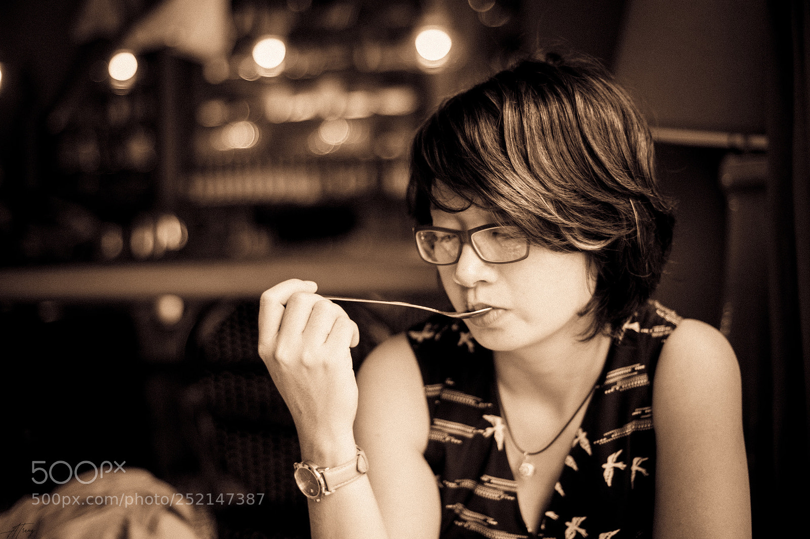 Nikon D700 sample photo. Vietnam business woman photography