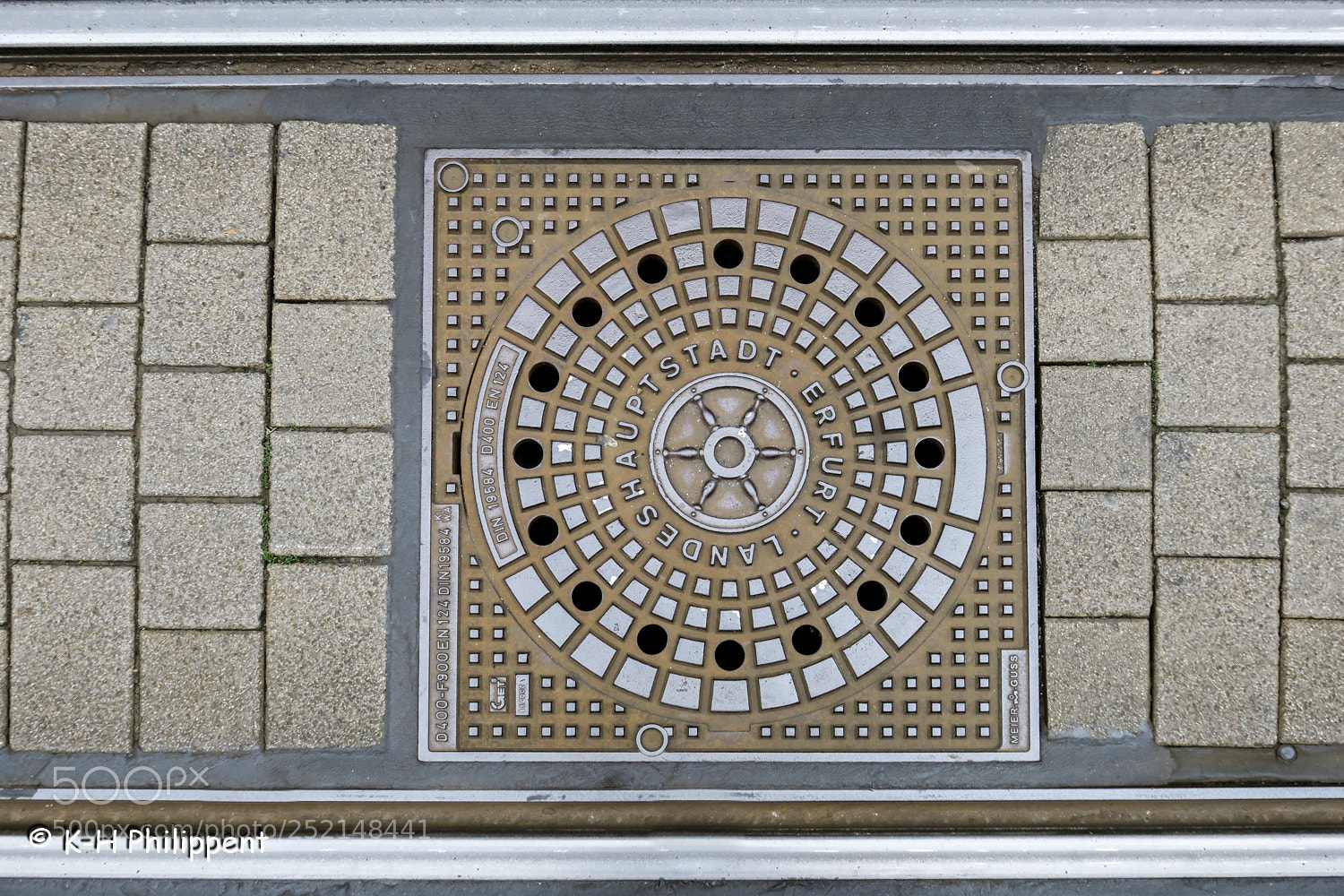 Canon PowerShot G3 X sample photo. Erfurt (germany) kanaldeckel photography