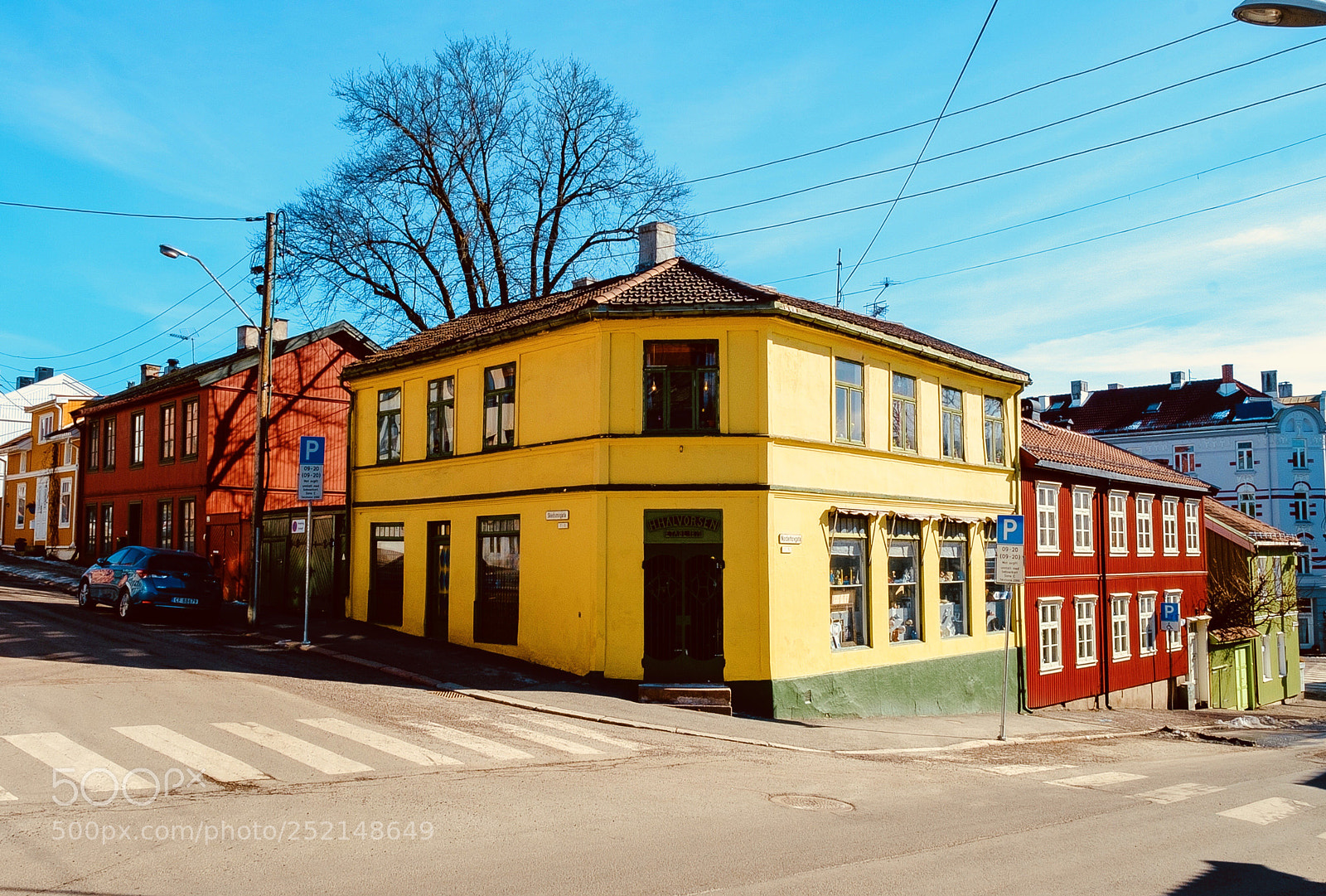 Fujifilm X-Pro1 sample photo. At the corner of photography