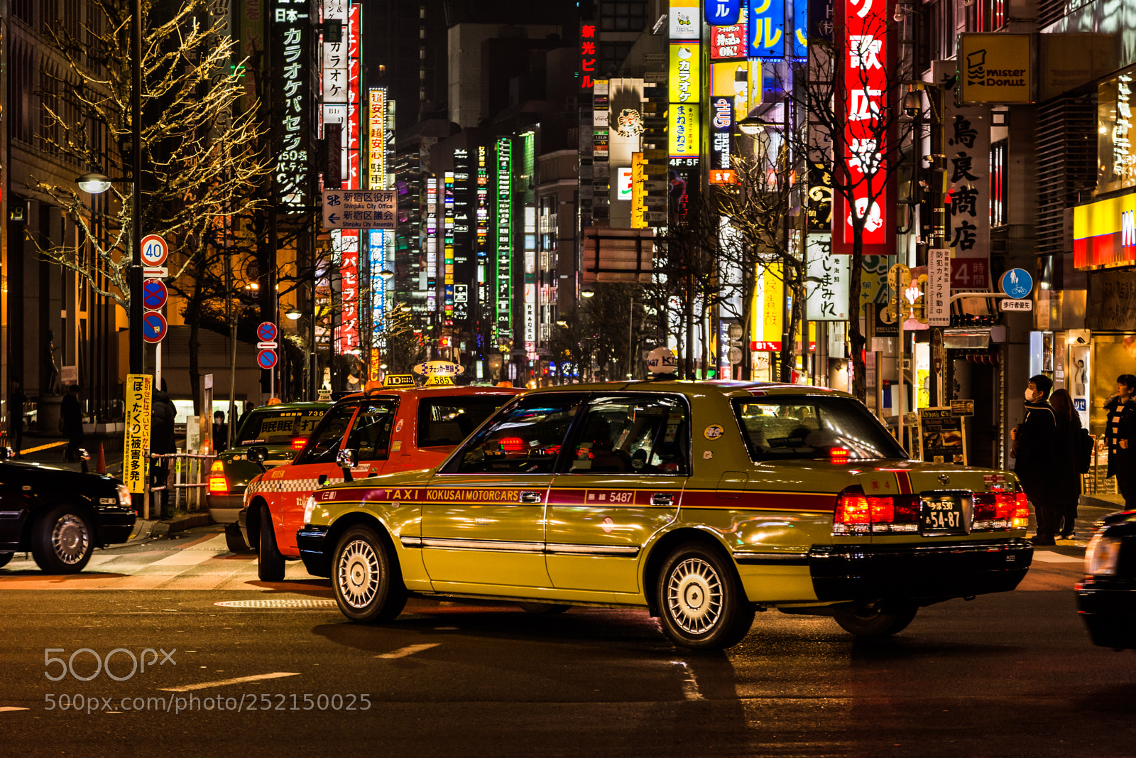 Nikon D7200 sample photo. Colorful taxi in tokyo photography