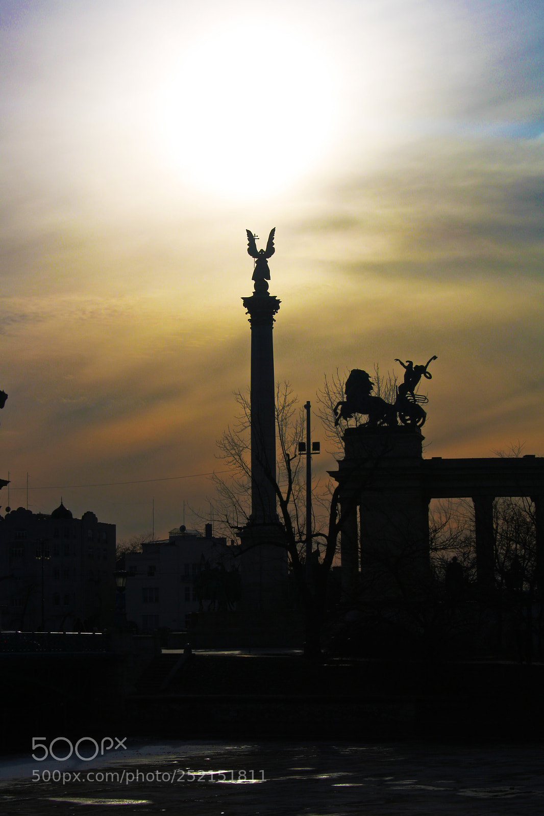 Canon EOS 1000D (EOS Digital Rebel XS / EOS Kiss F) sample photo. Dying light photography
