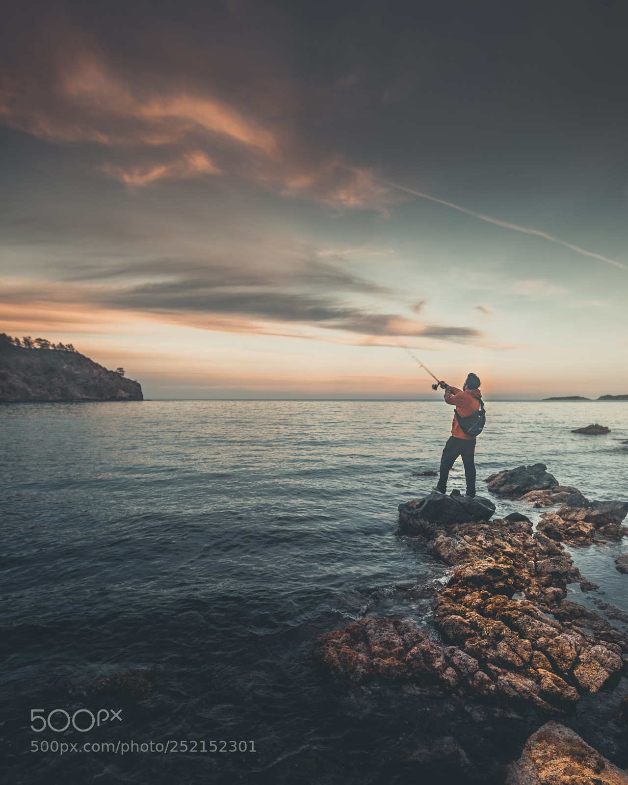 Canon EOS 5D Mark II sample photo. The sea and fisherman photography