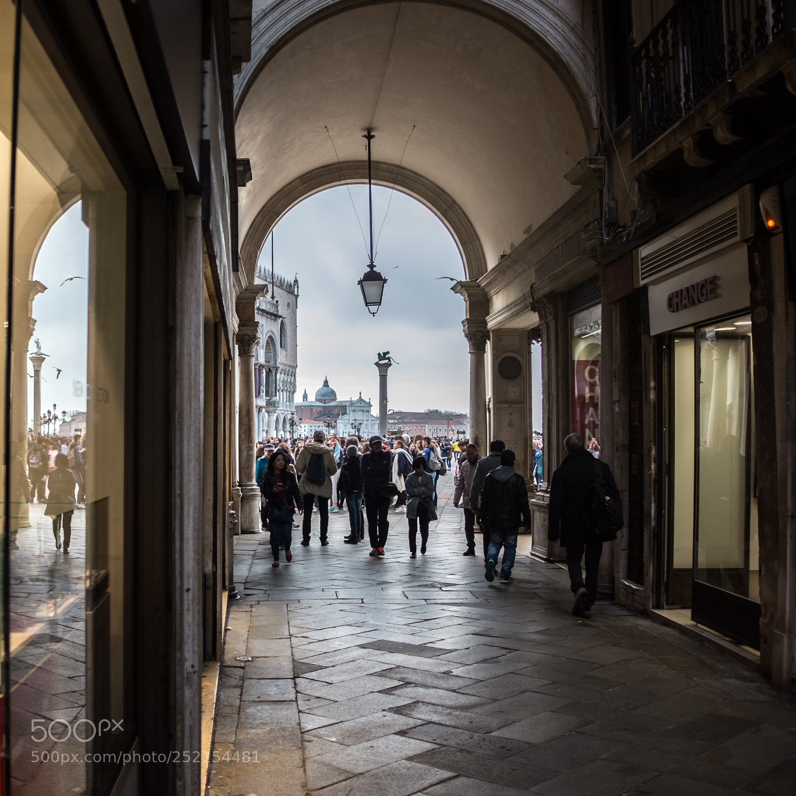 Fujifilm X100S sample photo. Bocca di piazza photography