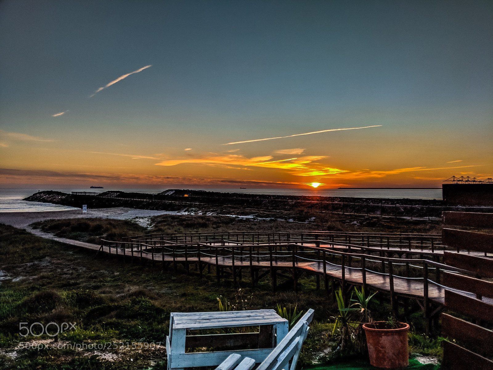 Google Pixel 2 sample photo. Sun is going down photography