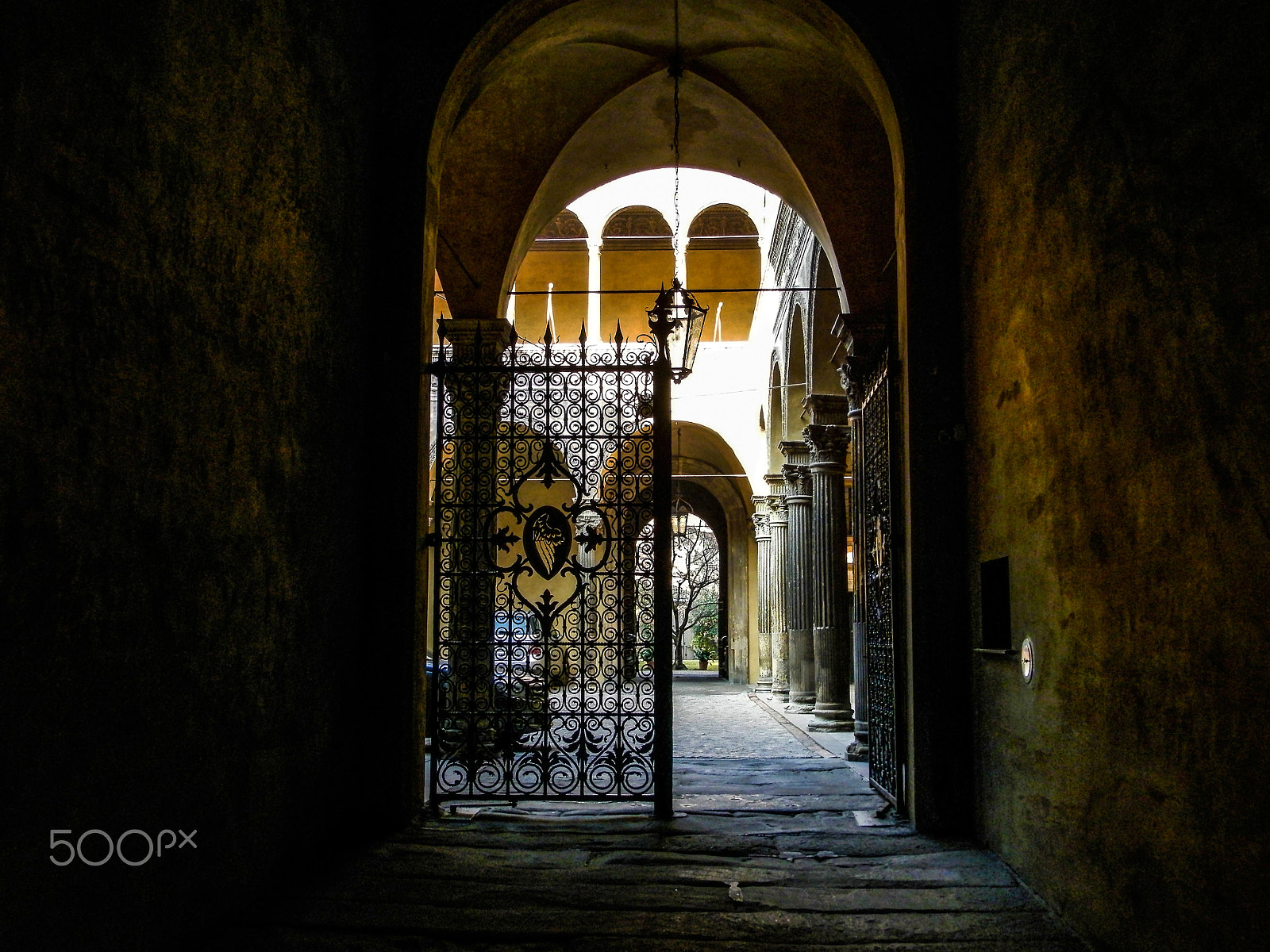 Olympus SP-620UZ sample photo. The secret garden (italy) photography