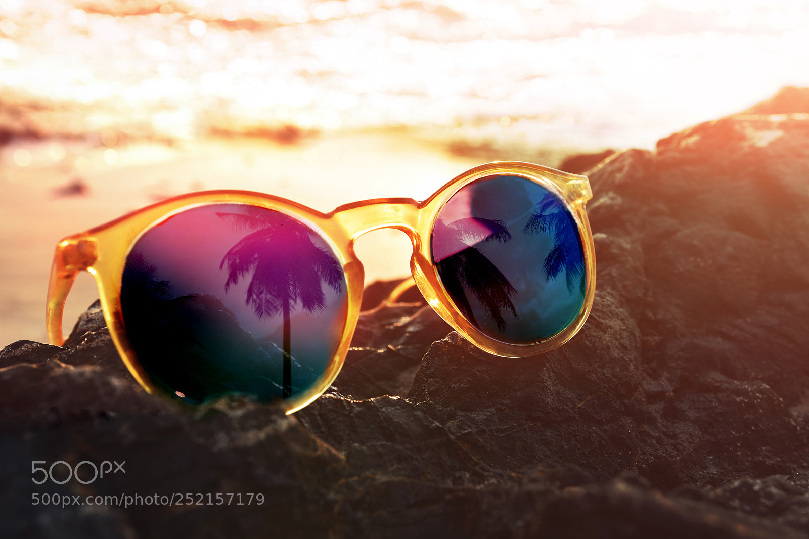 Nikon D7200 sample photo. Closeup of sunglasses with photography