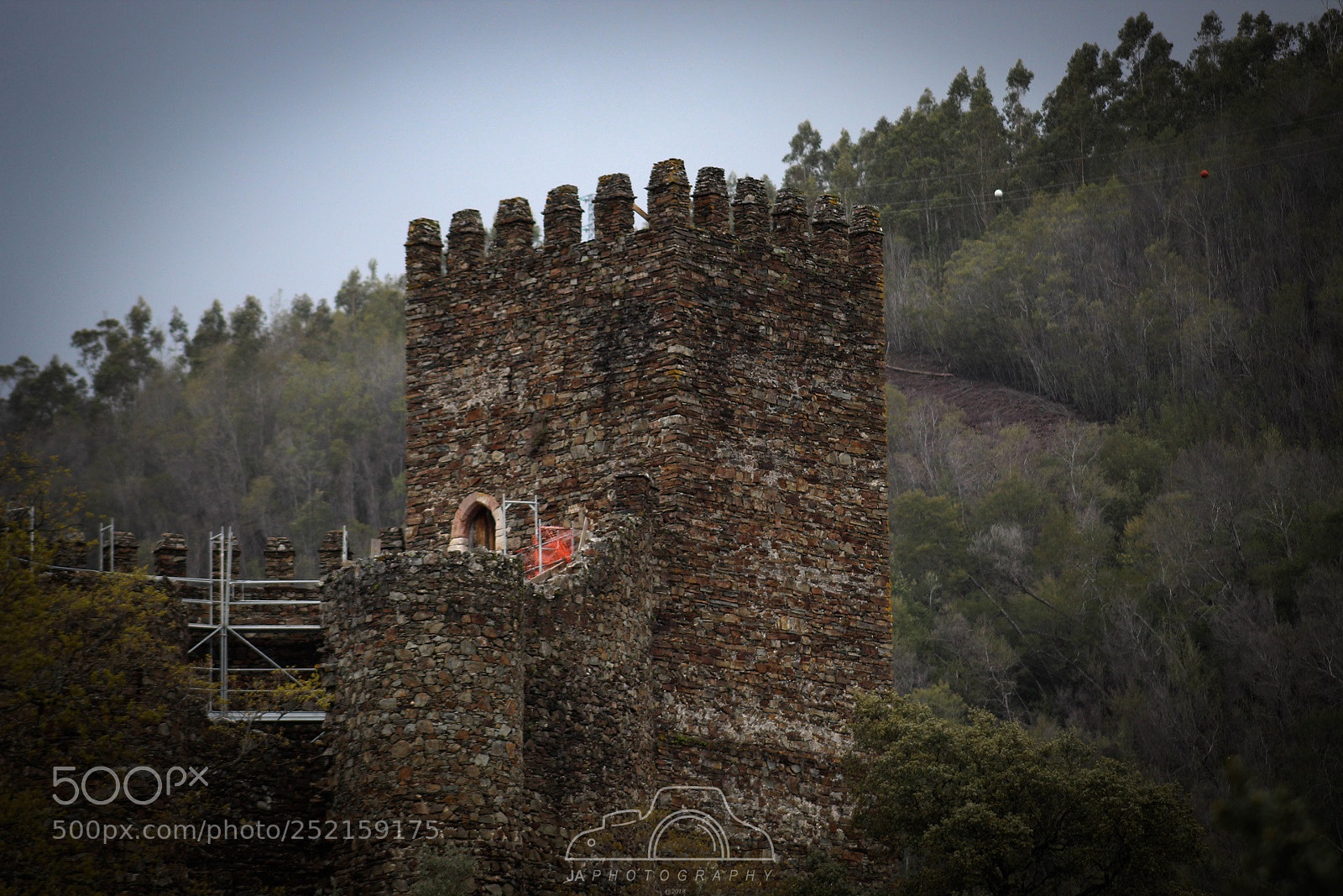 Canon EOS 1300D (EOS Rebel T6 / EOS Kiss X80) sample photo. Castle photography