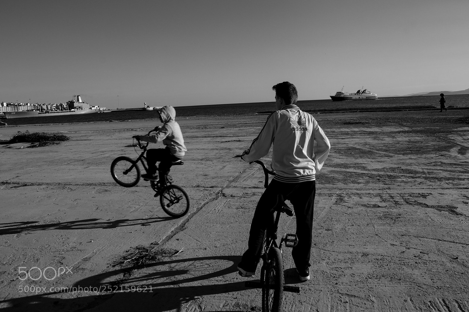 Canon EOS 500D (EOS Rebel T1i / EOS Kiss X3) sample photo. The children of drapetsona photography