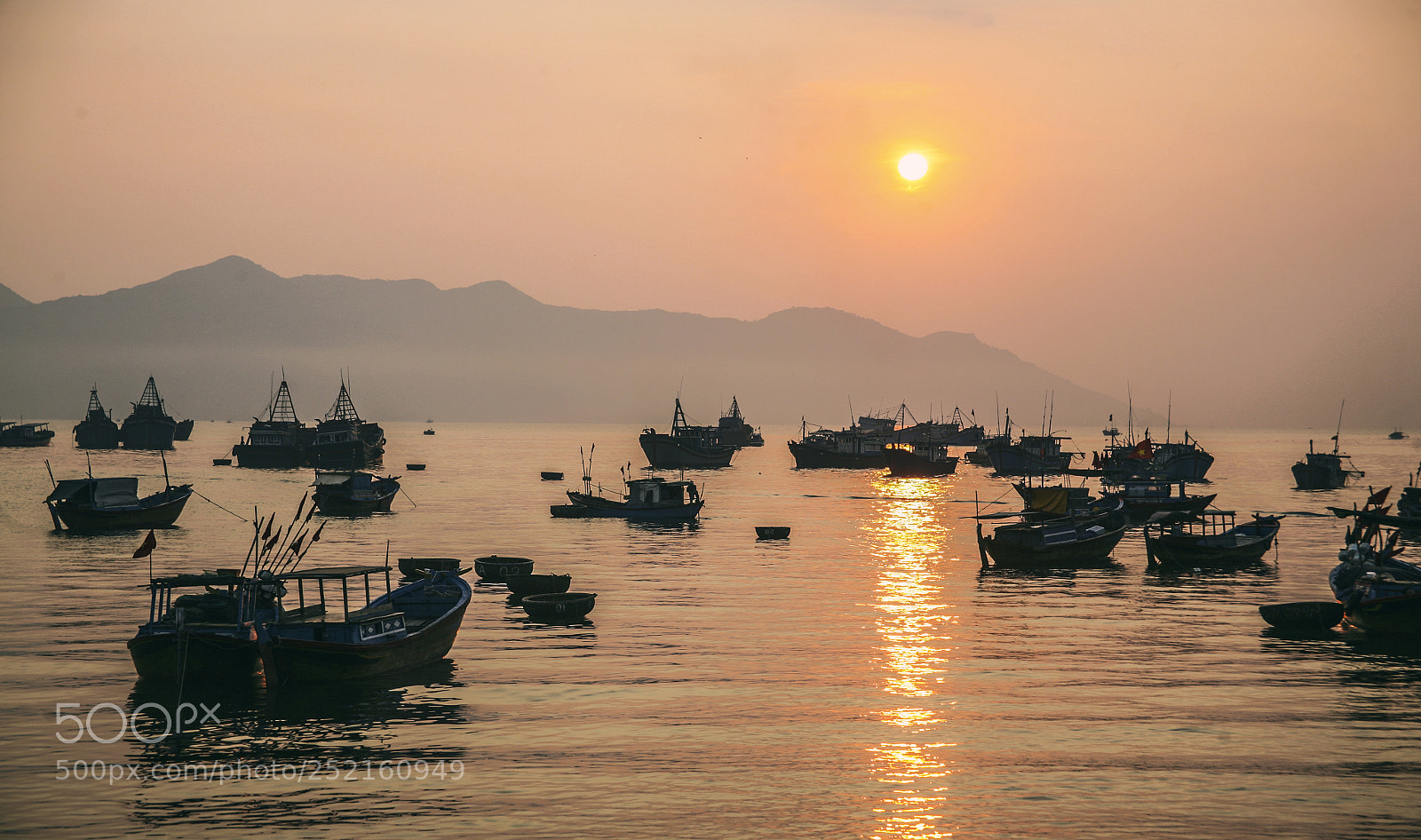 Canon EOS 5D sample photo. Phy yen city photography