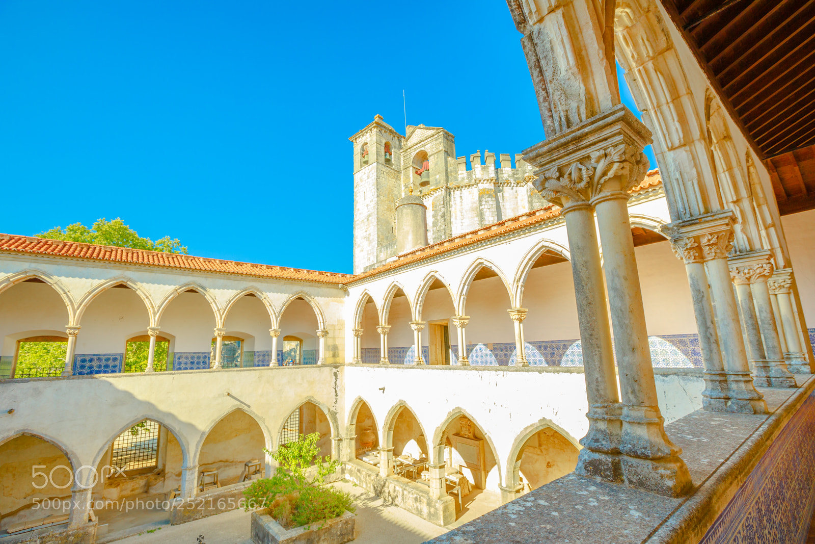 Canon EOS 5D Mark IV sample photo. Tomar castle claustro photography