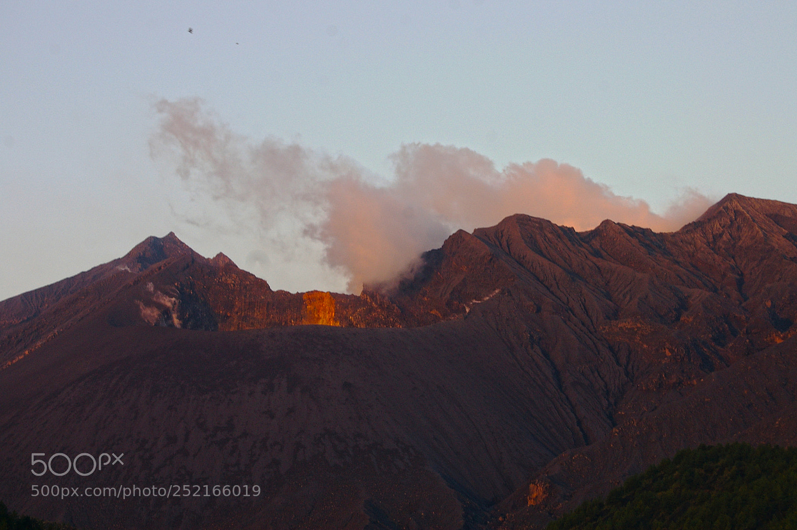 Pentax *ist DL2 sample photo. Volcano photography