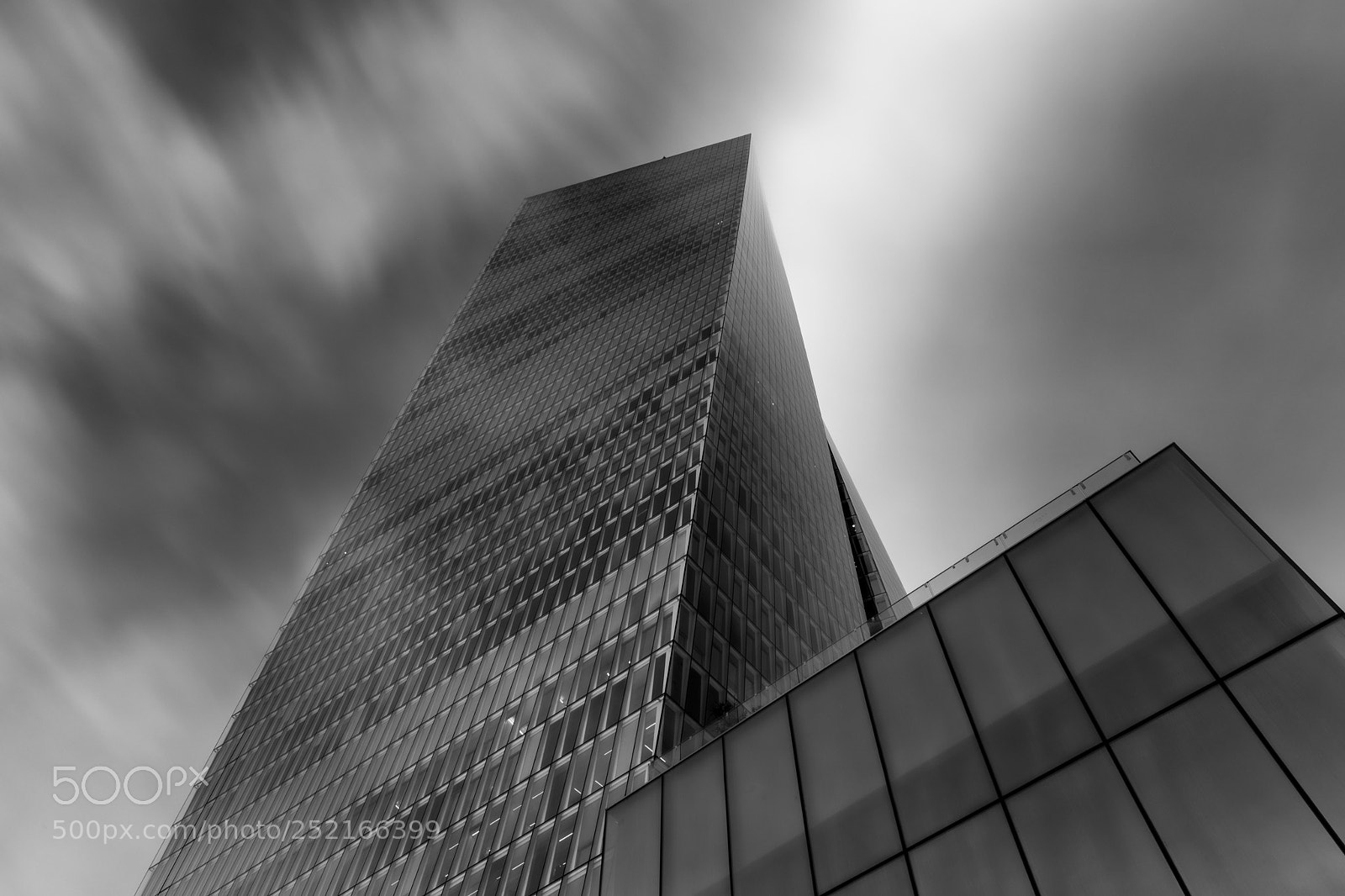 Canon EOS 5D Mark IV sample photo. Twisted tower photography