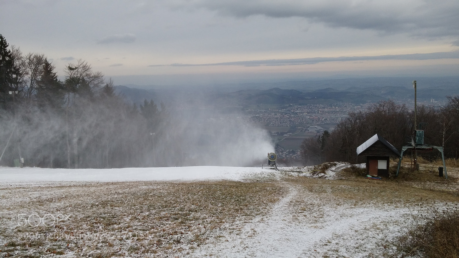 LG G3 sample photo. Making snow. photography