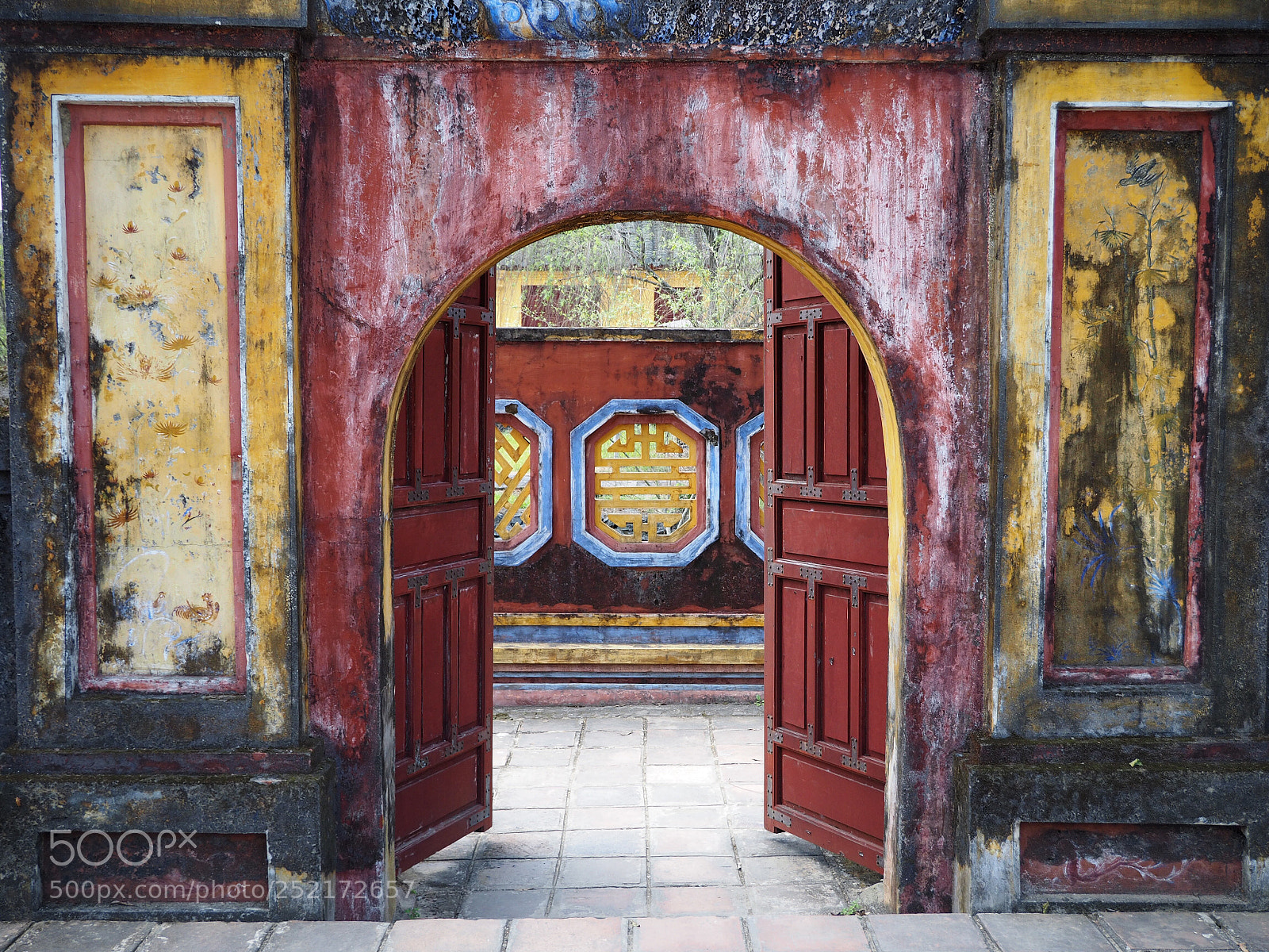 Olympus OM-D E-M1 sample photo. Door to where? photography