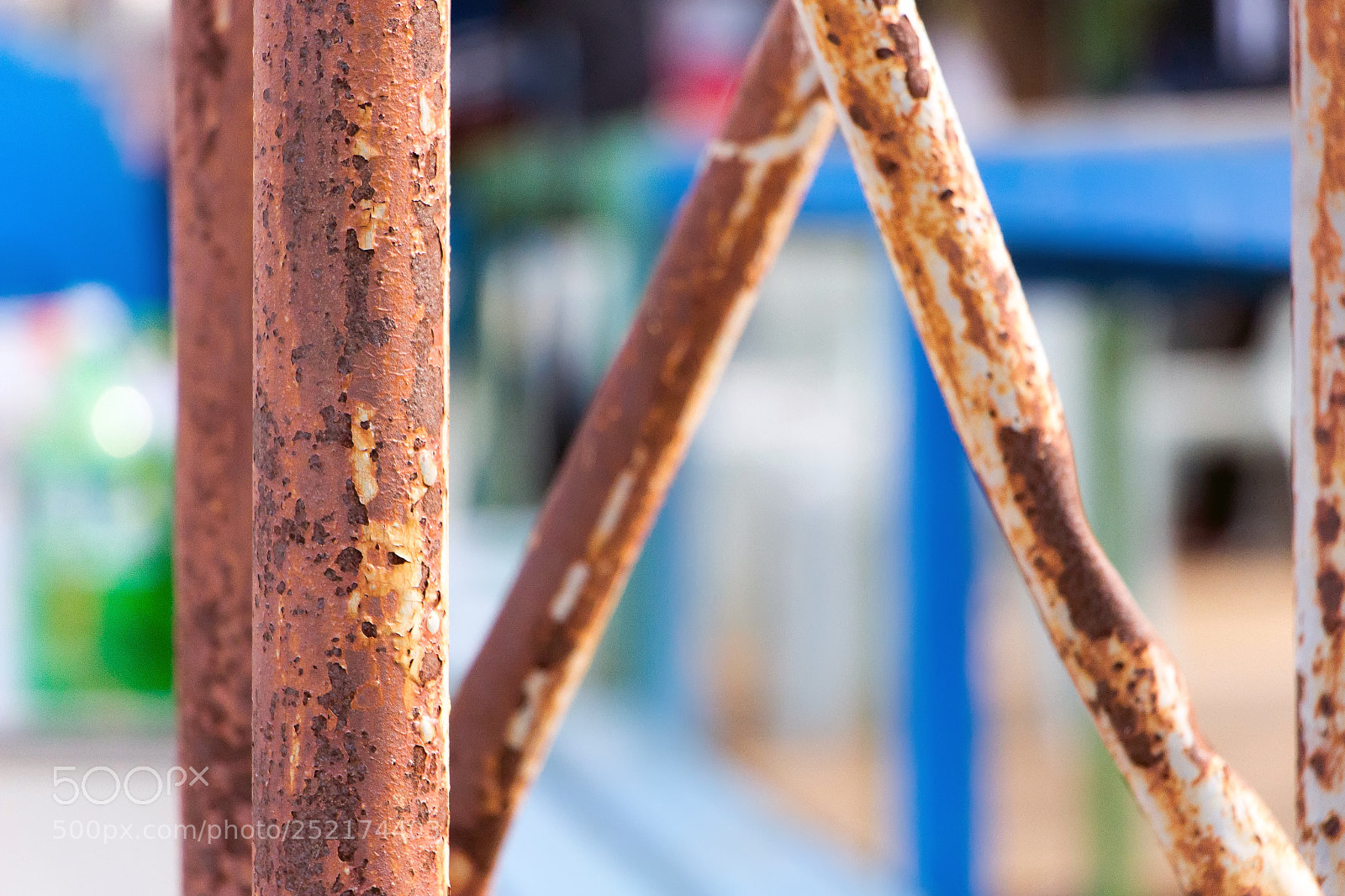 Canon EOS 700D (EOS Rebel T5i / EOS Kiss X7i) sample photo. Steel pipes are rusty. photography