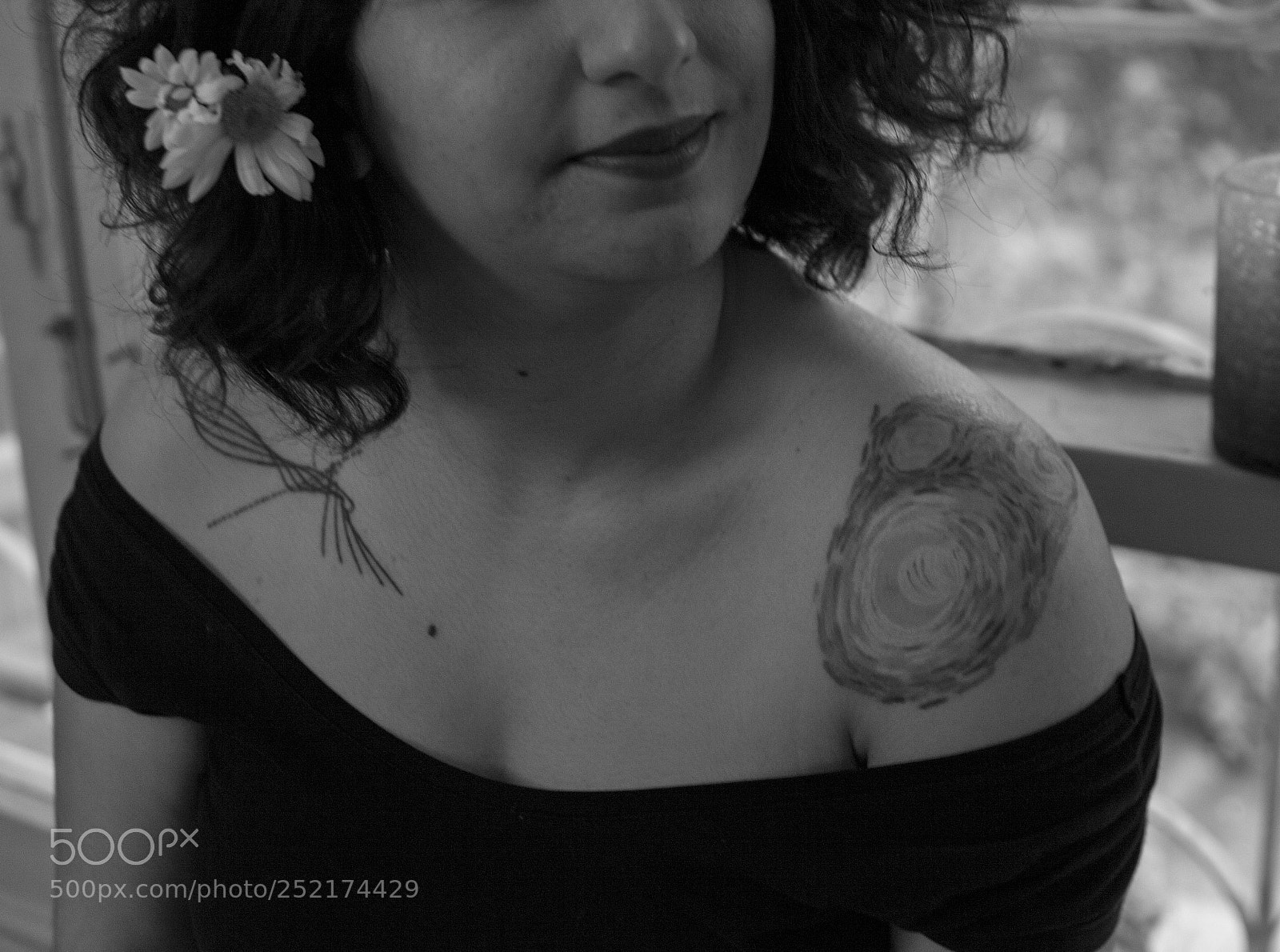 Canon EOS 5D Mark II sample photo. Flowers, tattoos and a photography