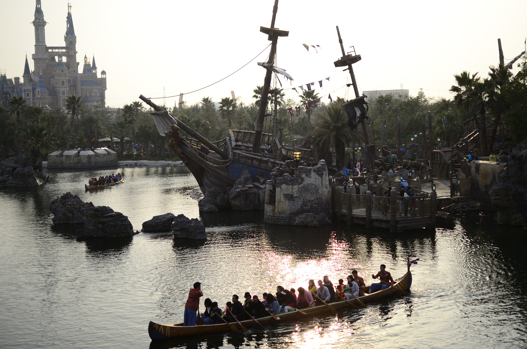 Nikon D7000 + Nikon AF-S DX Nikkor 35mm F1.8G sample photo. Explorer canoes in shanghai disneyland photography