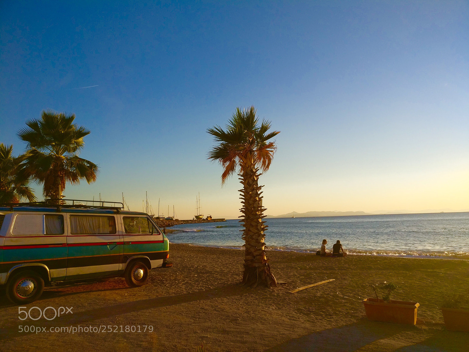 OnePlus A3003 sample photo. Retro beach photography