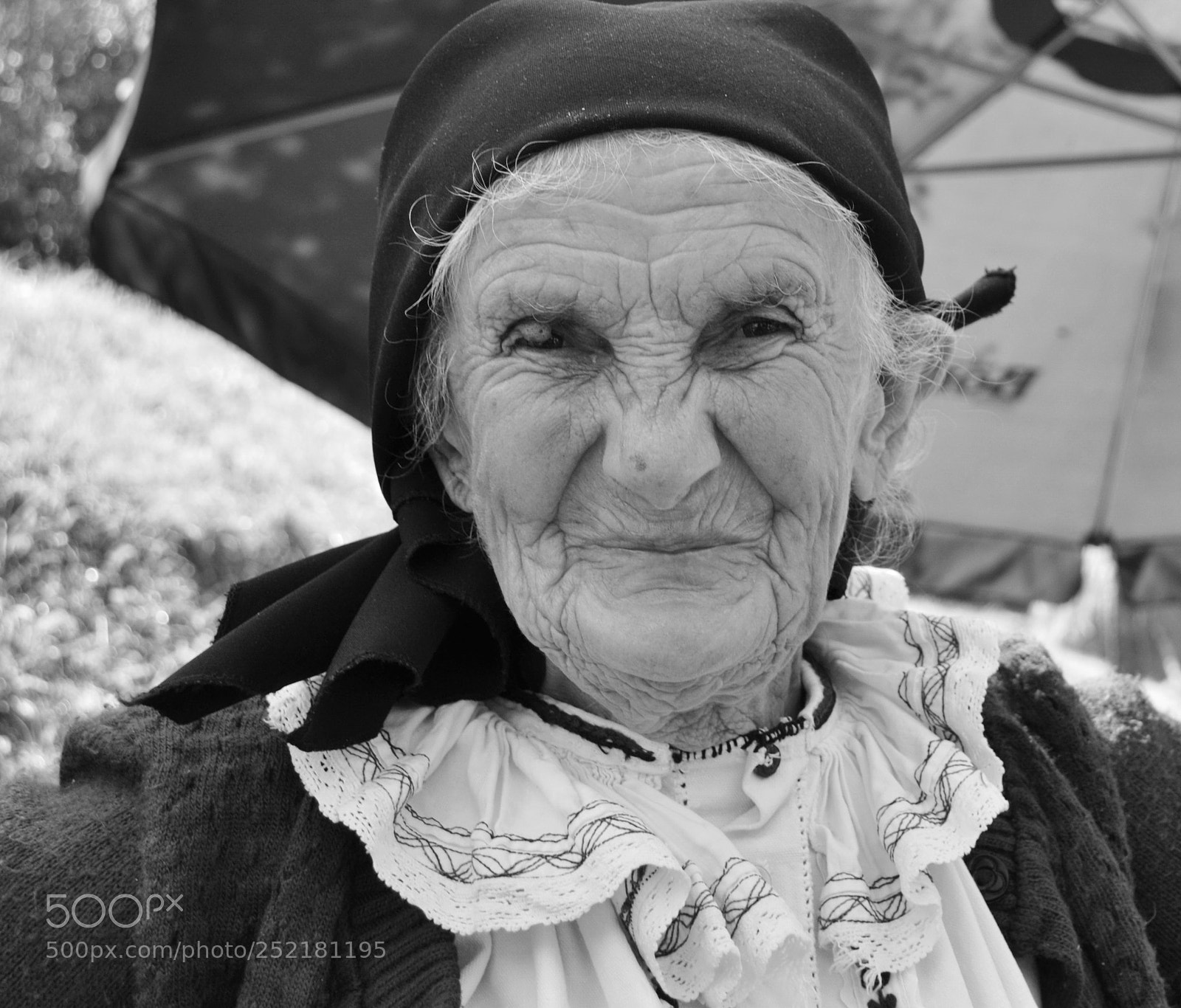 Nikon D3100 sample photo. Old woman photography
