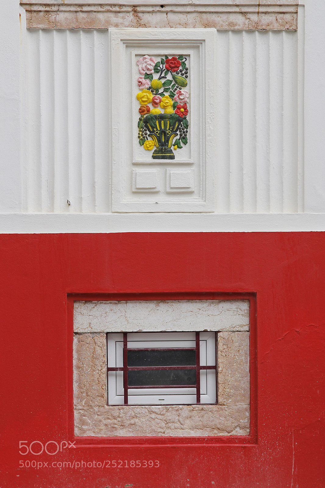 Canon EOS 700D (EOS Rebel T5i / EOS Kiss X7i) sample photo. Window with flowers photography