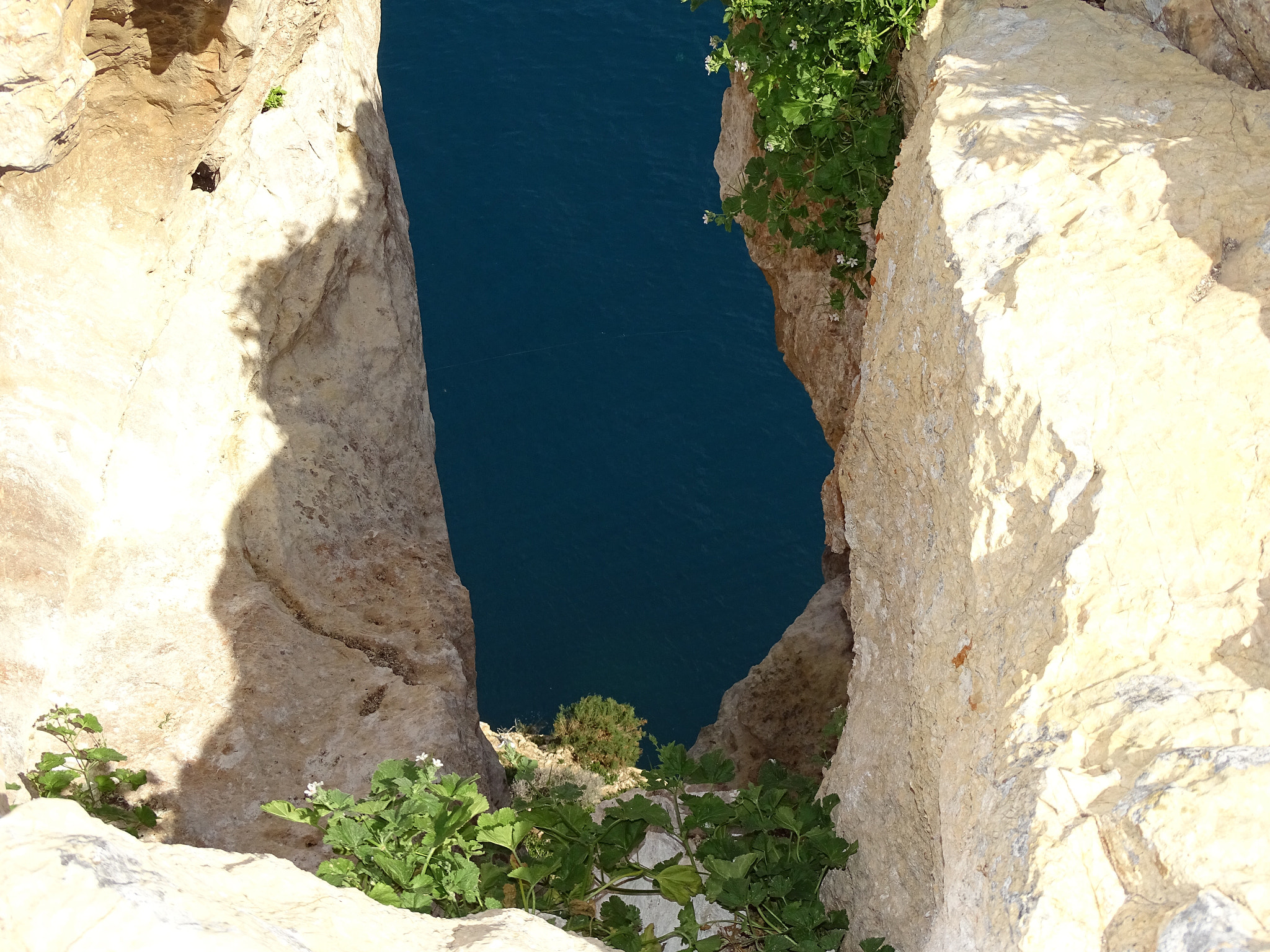Sony Cyber-shot DSC-HX350 sample photo. Cove in the island photography