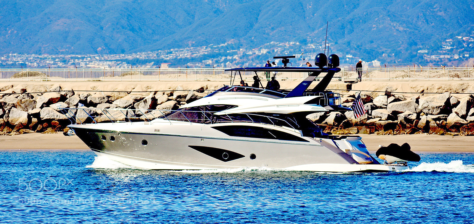 Nikon D7200 sample photo. A powerboat cruising the photography