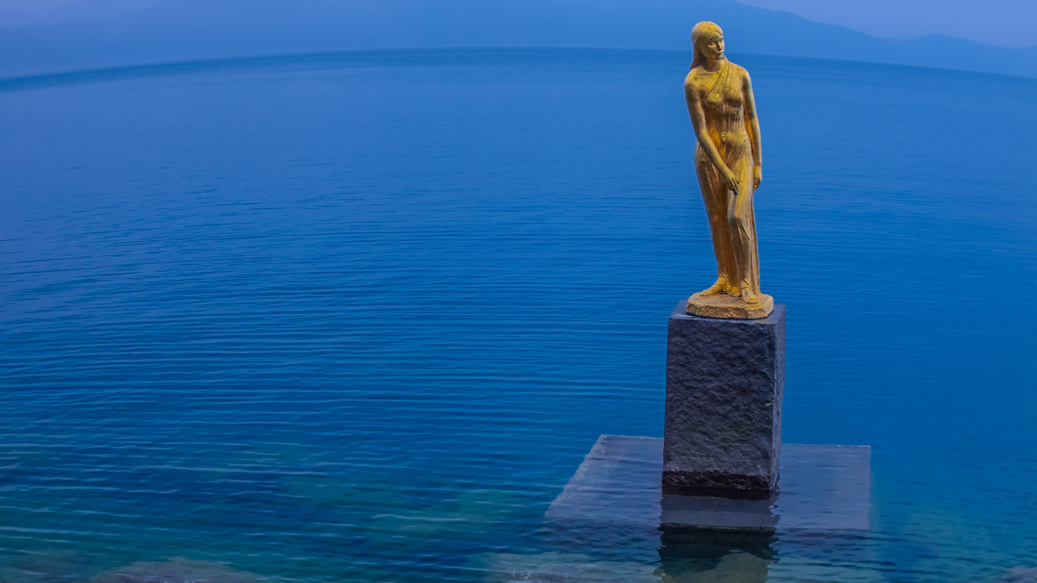 Olympus E-620 (EVOLT E-620) sample photo. Lady statue photography