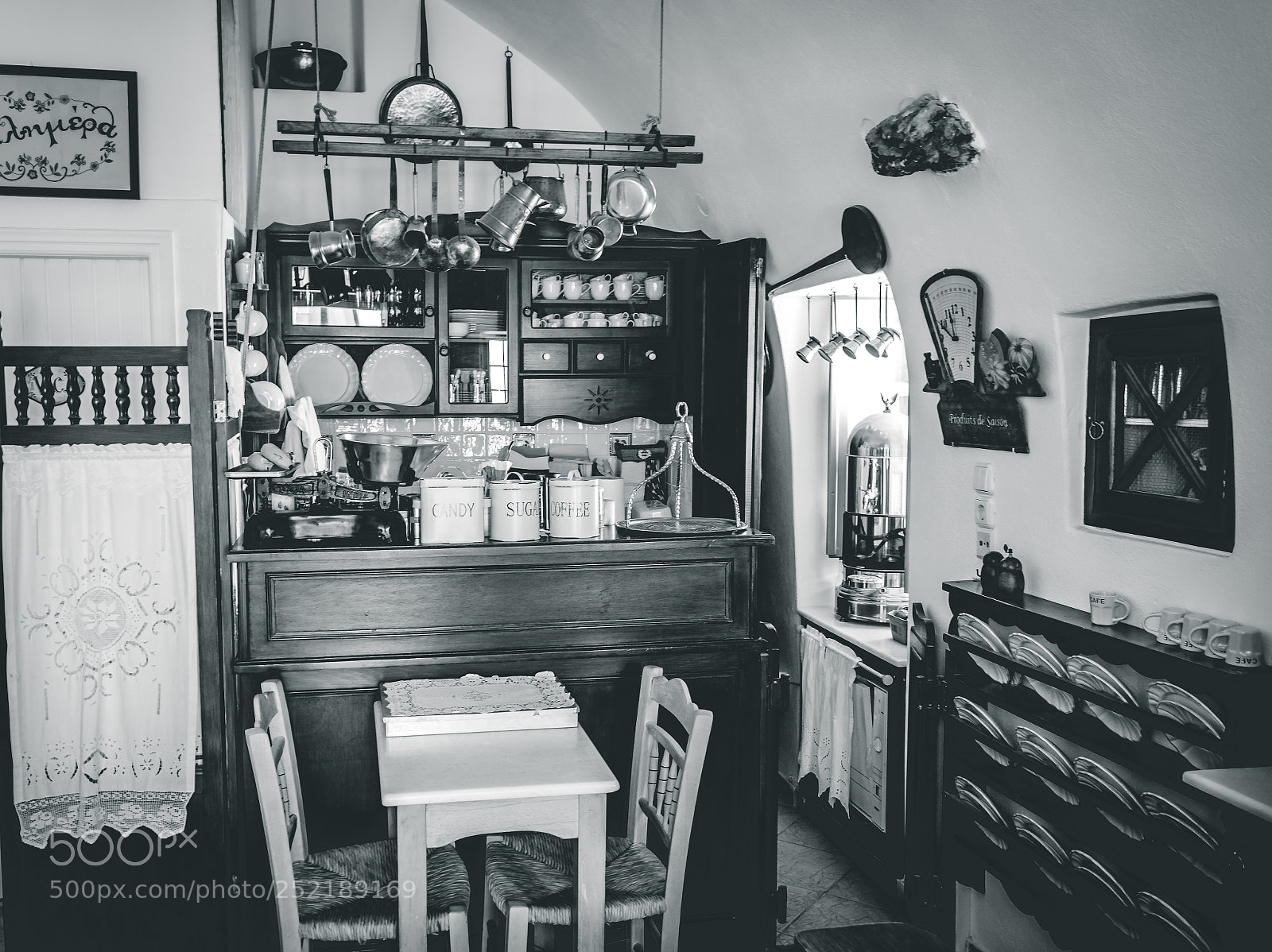 Canon EOS 750D (EOS Rebel T6i / EOS Kiss X8i) sample photo. Traditional greek cafe photography