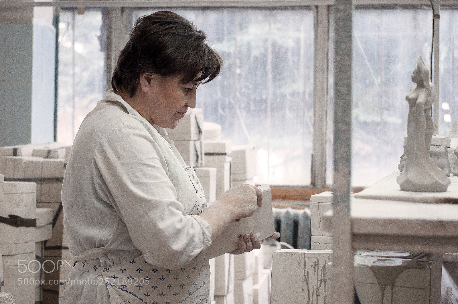 Nikon D5000 sample photo. Production of gzhel porcelain photography