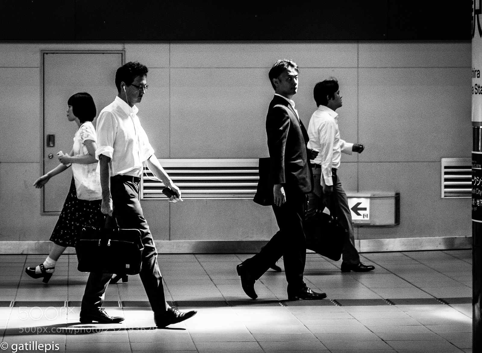 Fujifilm X-T1 sample photo. Salarymen photography