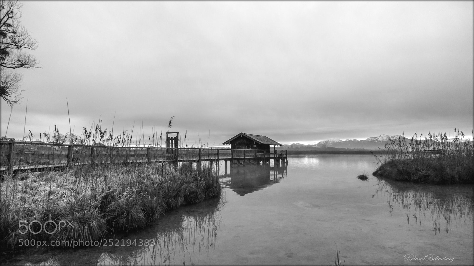 Sony a6000 sample photo. Haus am see? photography
