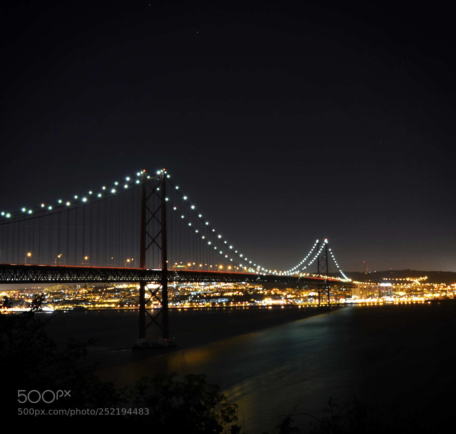 Nikon D5200 sample photo. Ponte 25 de abril photography