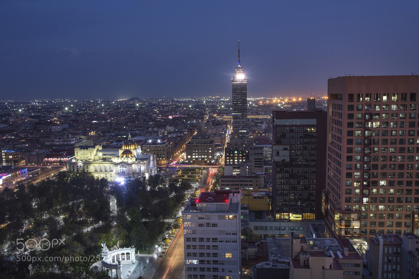 Nikon D7200 sample photo. Night view of torre photography