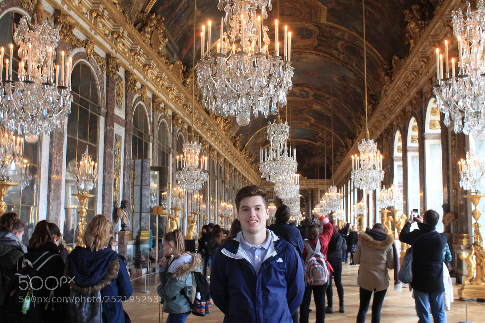 Canon EOS 1100D (EOS Rebel T3 / EOS Kiss X50) sample photo. Hall of mirrors at photography