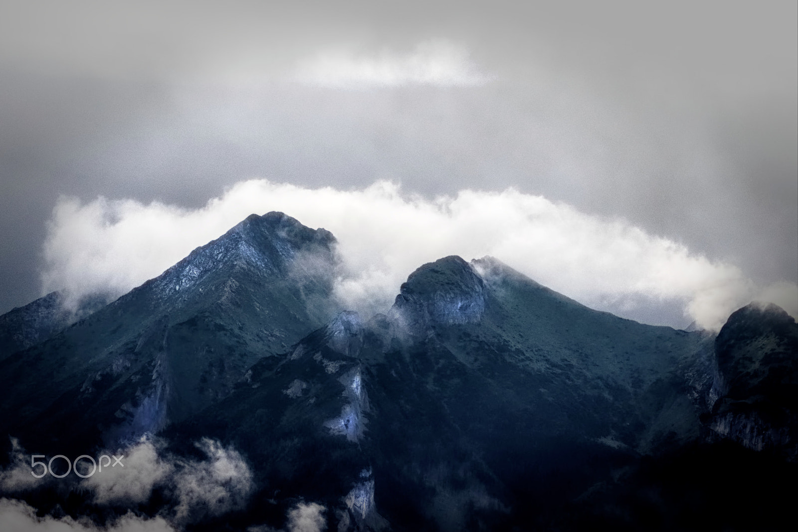 Sony Alpha DSLR-A450 sample photo. Storm is coming photography