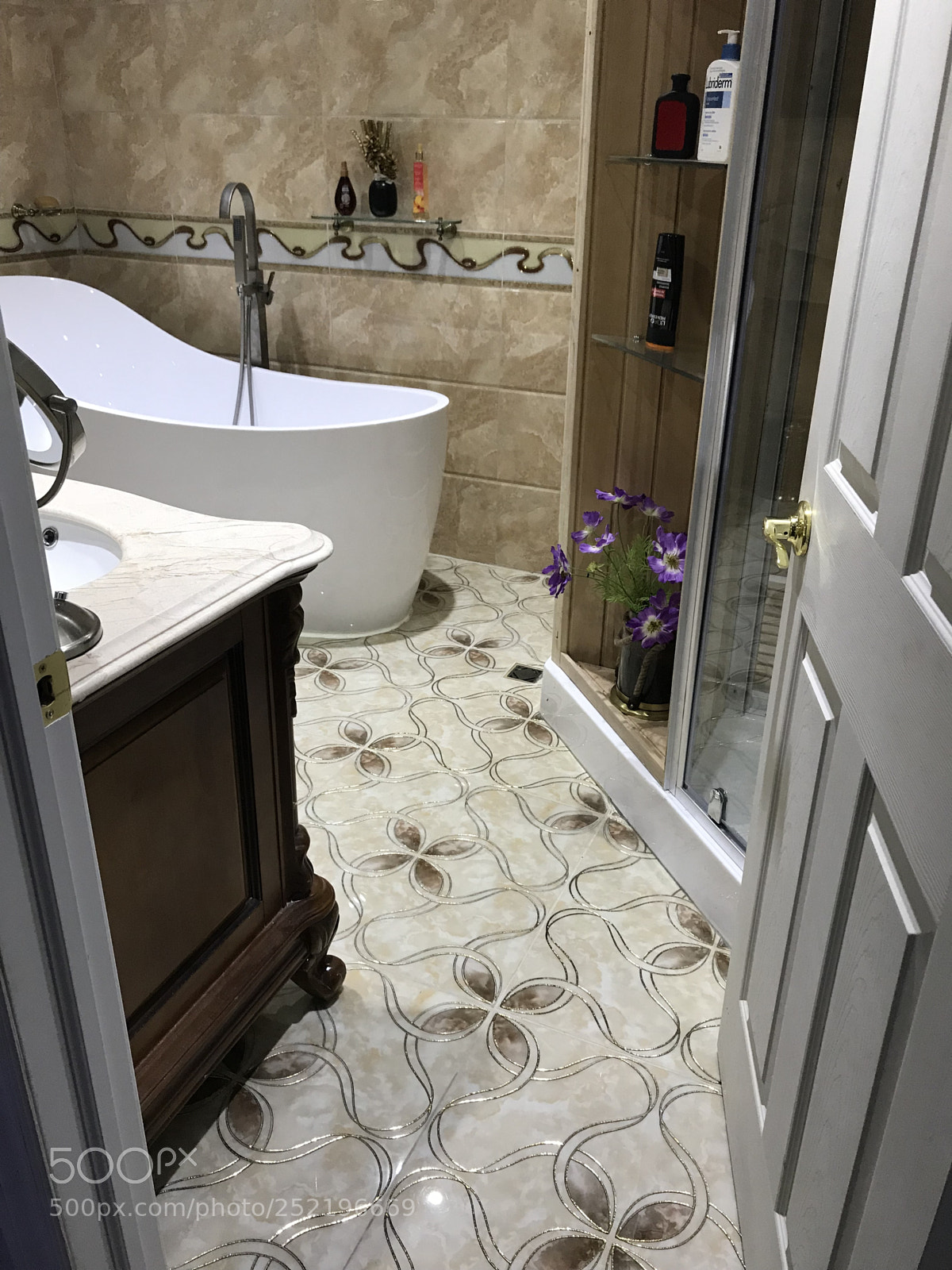 Apple iPhone 7 sample photo. B is for bathroom photography