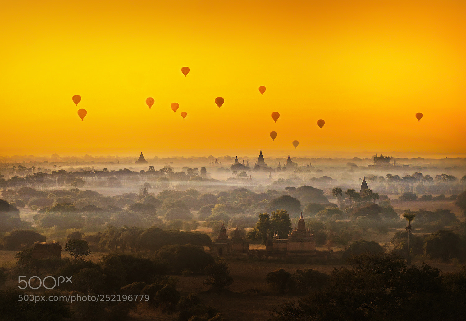 Olympus OM-D E-M5 II sample photo. Bagan's morning photography